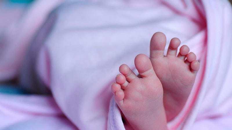 Bebé muere en Guadalajara; familiares aseguran que fue tras recibir inyección en farmacia