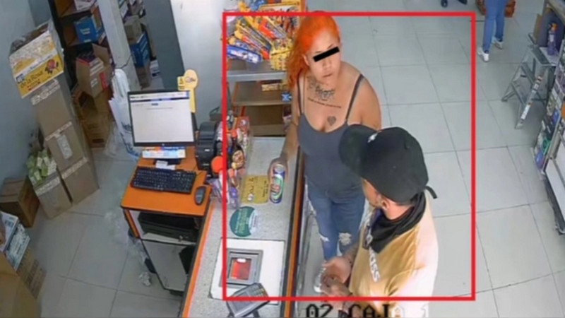 Cae pareja que asaltaba tiendas de conveniencia en Ecatepec; portaban arma falsa 